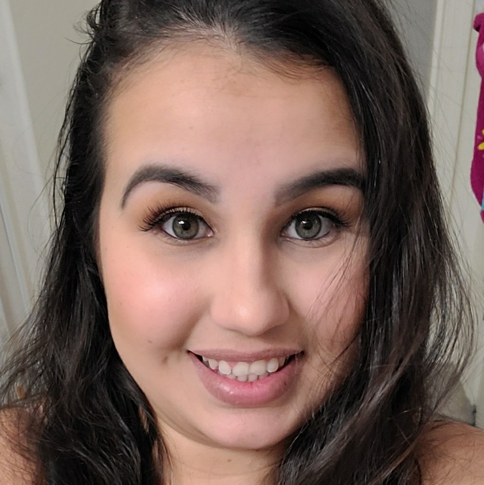 Meet your Posher, Ana